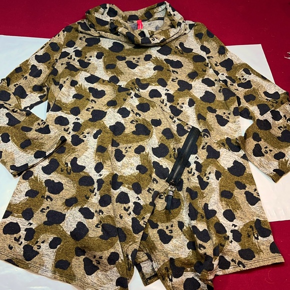 IC Connie K 1X COWL neck KNIT SWEATER olive Gray Black SPOTS Asymmetrical Hem 1X - Picture 1 of 16